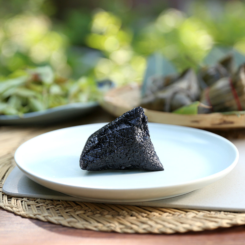 网红美食乌米粽子豆沙蛋黄鲜肉肉粽遂昌乌饭粽子