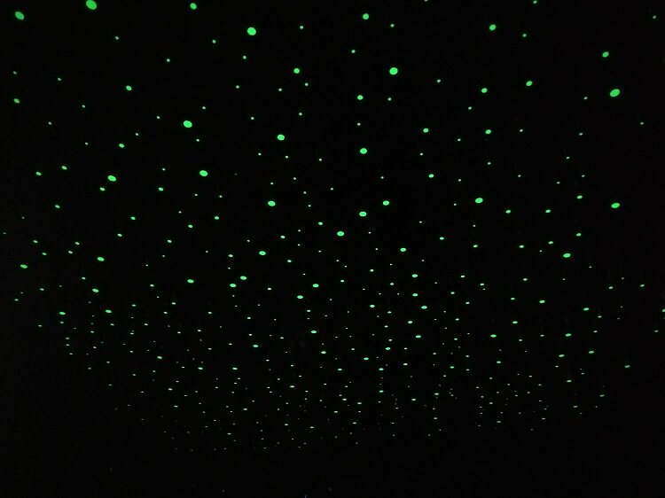 大学生宿舍夜光墙贴浪漫卧室星空荧光发光星星墙贴