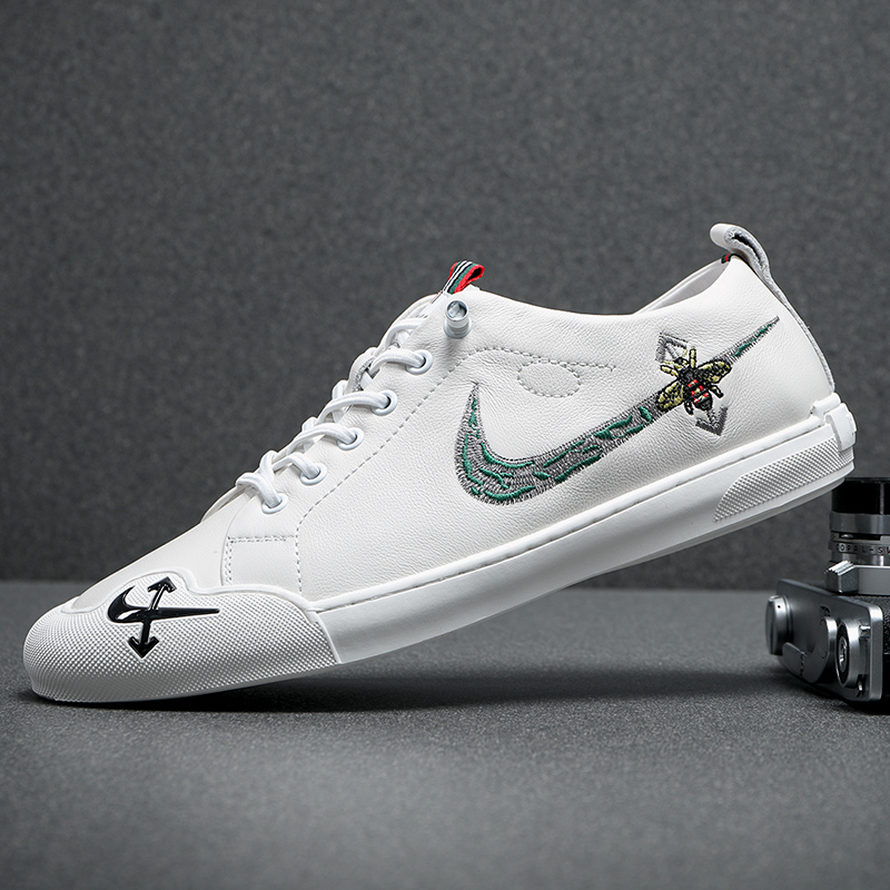 男鞋春季2022新款真皮休闲鞋男韩版潮流百搭软底蜜蜂小白鞋男板鞋