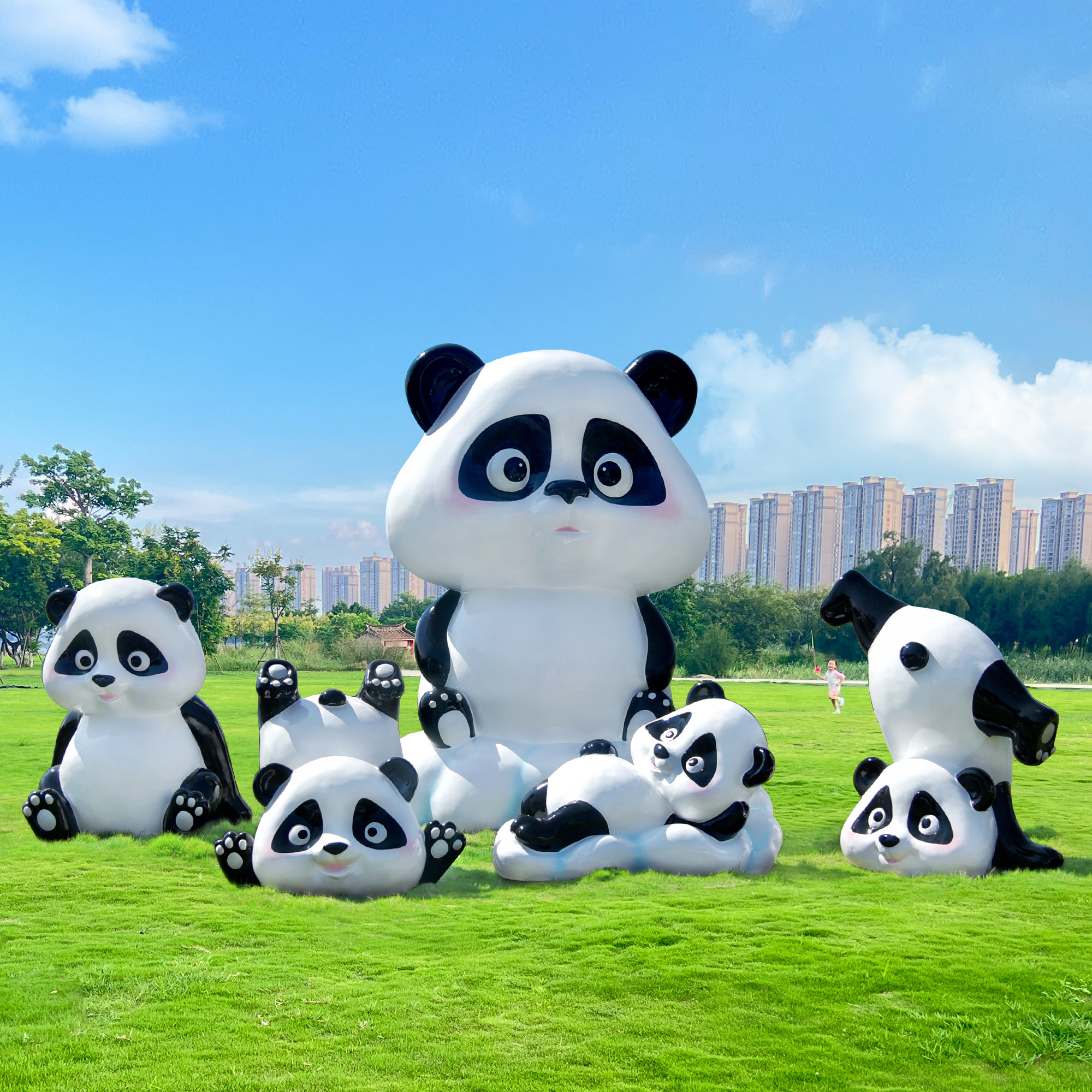 大型仿真卡通熊猫雕塑:商场售楼部草坪装饰新宠