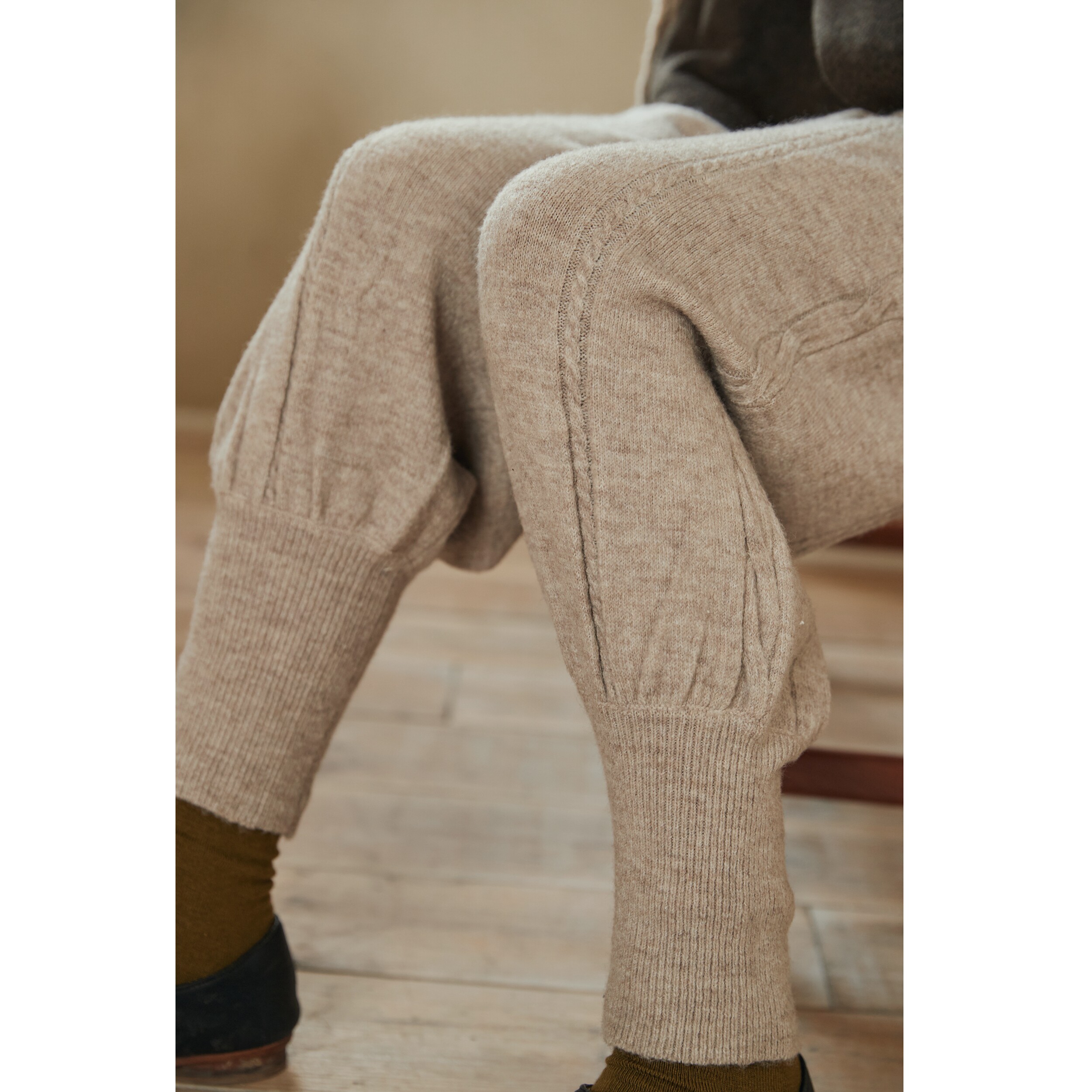 文艺温柔羊毛混纺柔软蓬松两色百搭毛线裤子休闲裤