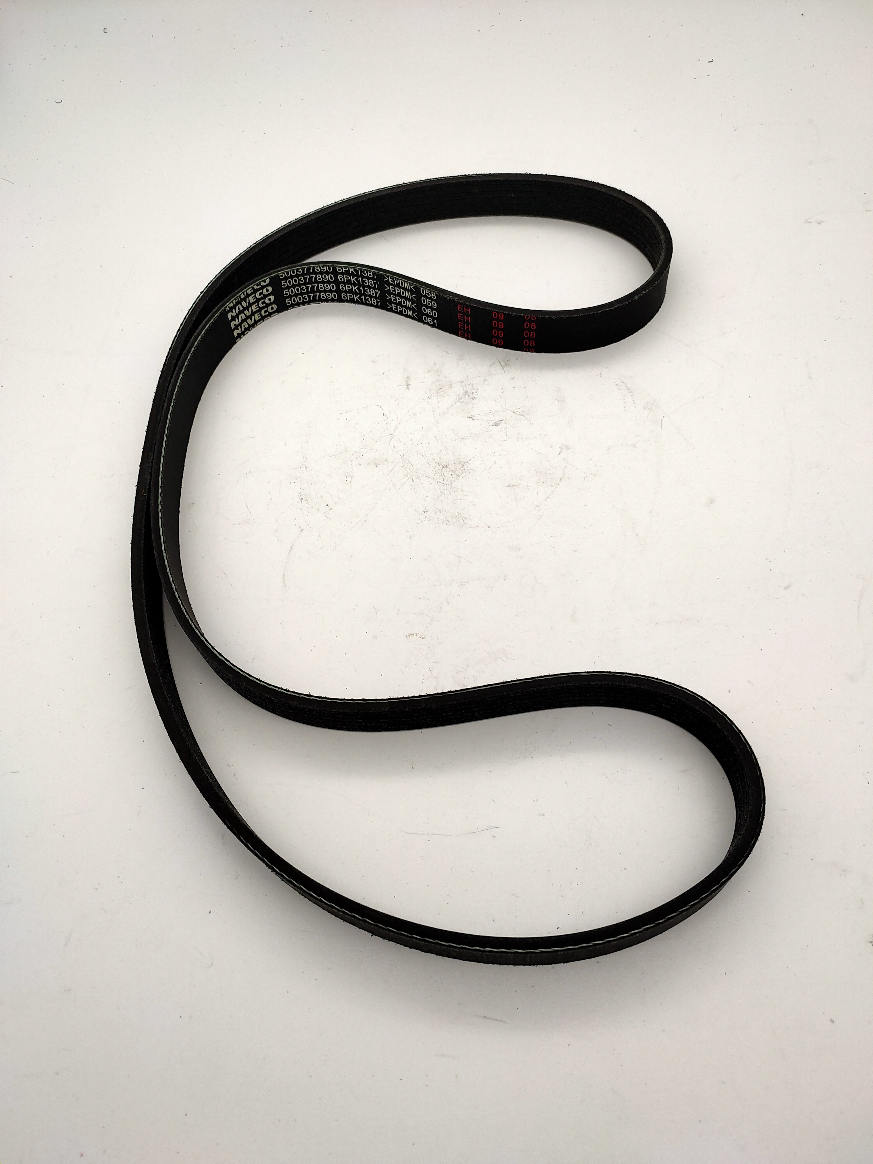 南京依维柯宝迪都灵多楔500377890发电机皮带配件6pk1387皮带