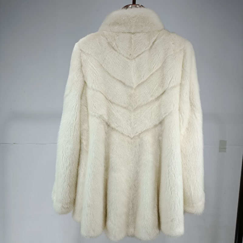 貂皮2022秋冬新品天鹅绒米白水貂丹麦皇冠大衣皮草