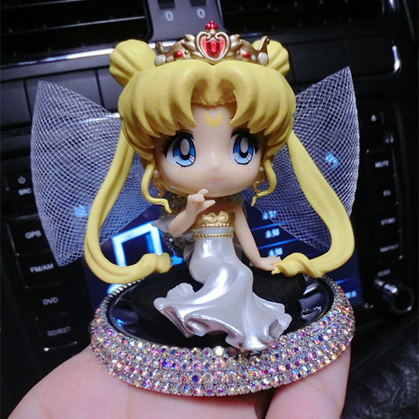 美少女战士汽车摆件倩妮迪月亮女王车载香膏装饰水冰月车饰品包邮