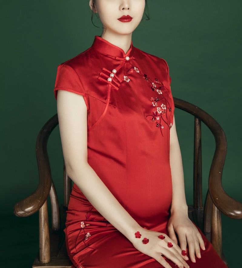 新款孕妇照服装影楼孕期水墨工笔画旗袍写真复古风孕妇摄影拍照服