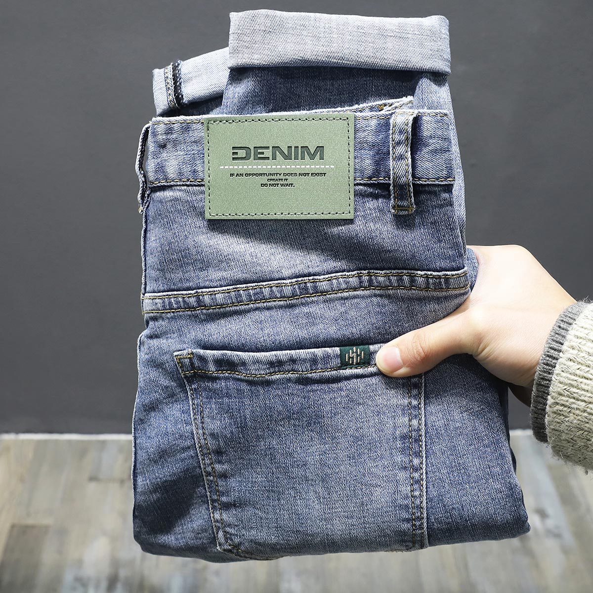 春夏款牛仔裤男简约风浅蓝潮流百搭修身小脚裤子韩版休闲弹力长裤