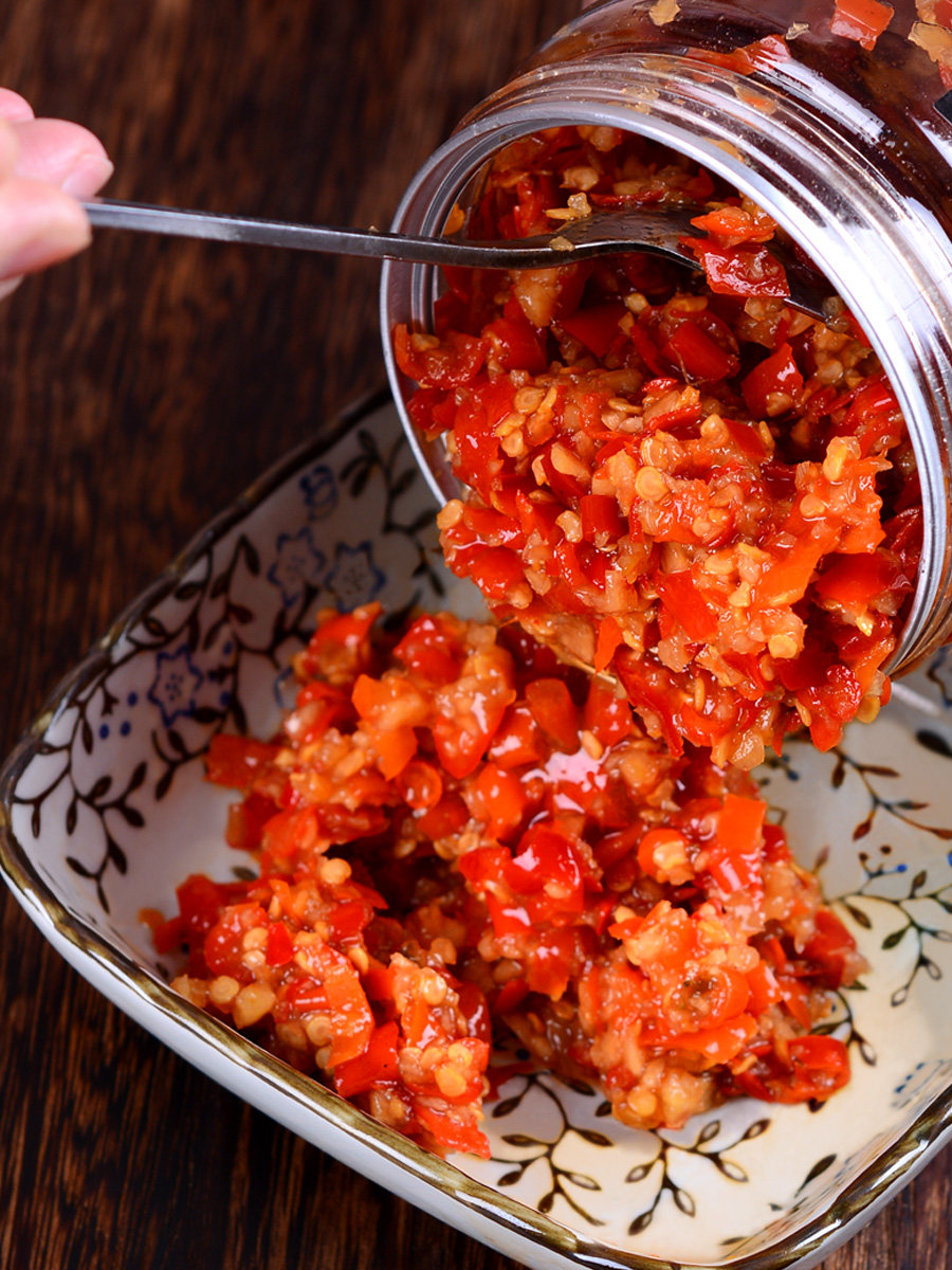 思乡山冰镇剁辣湖南特产辣椒酱蒜蓉油特开胃调味品辣椒酱