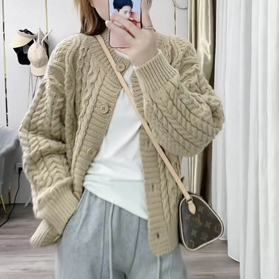 2022年秋冬装新款麻花毛衣外套女韩版宽松针织开衫外搭外穿上衣潮