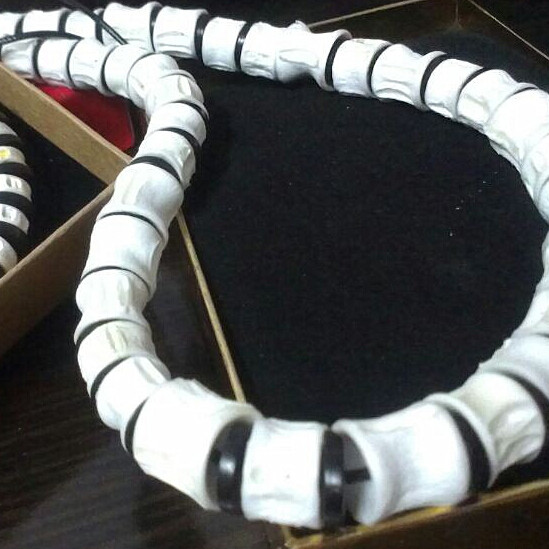 新款椰壳隔片鲨鱼鱼骨手串手链项链五色男女手链