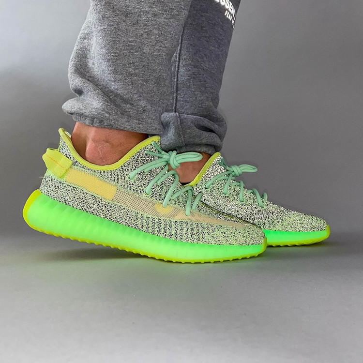 adidasyeezy350v2黑红拼接荧光满天星椰子fw5190fw5191跑步鞋