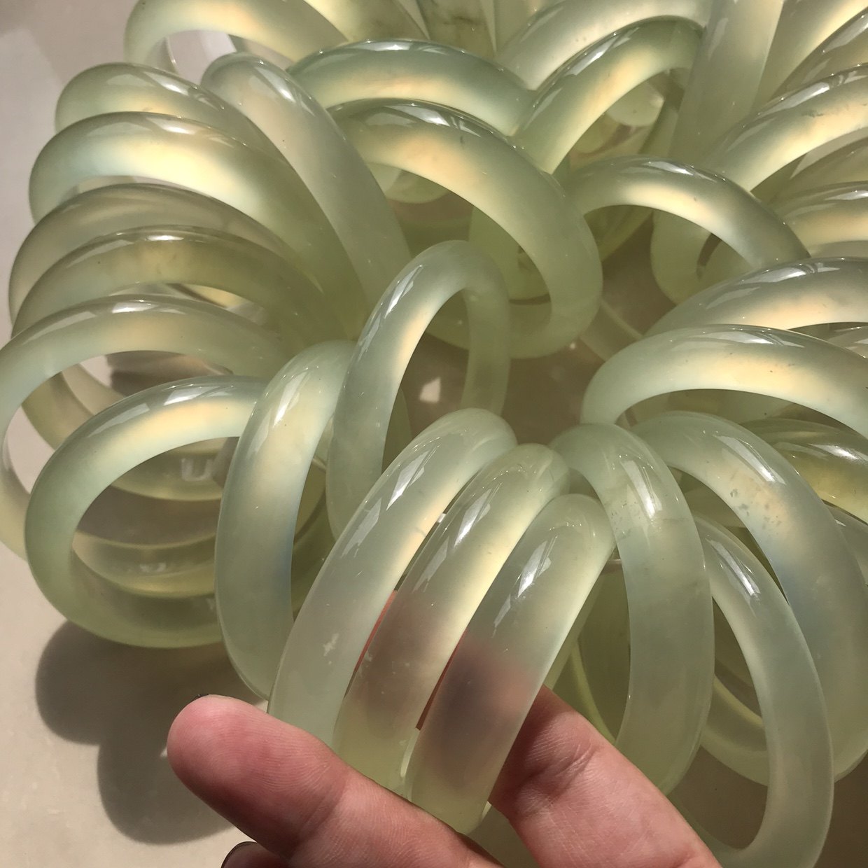 北方佳人玻璃种白冰透岫玉手镯荧光天然玉石其他