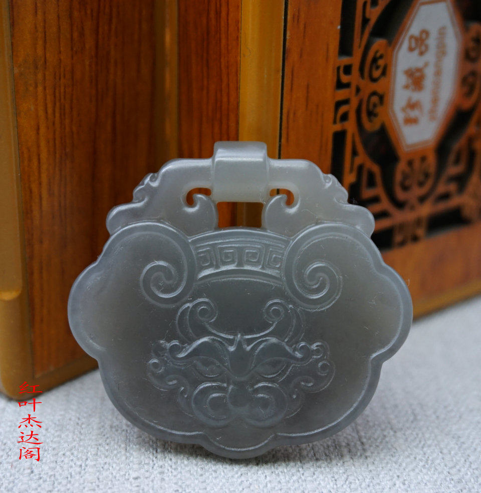 如意和田青海料烟青玉吊坠瑞兽守护挂件天然颈饰