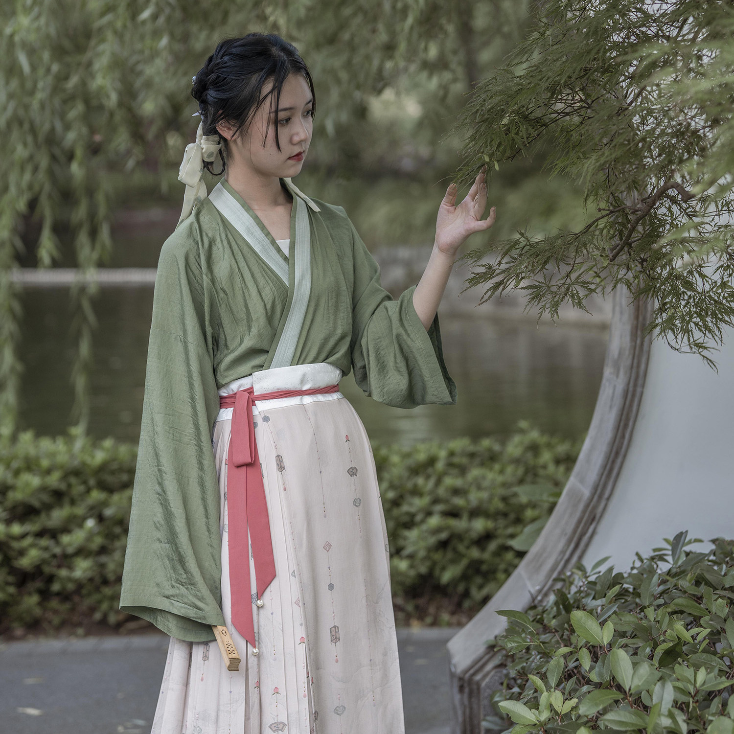 一墨沅芷江山秋色原创印花宋制天丝对襟短衫汉服