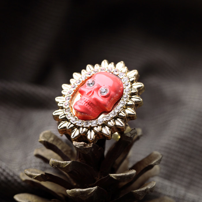 百搭女士戒指 欧美时尚饰品厂家直销 新款夸张个性骷髅镶钻戒指