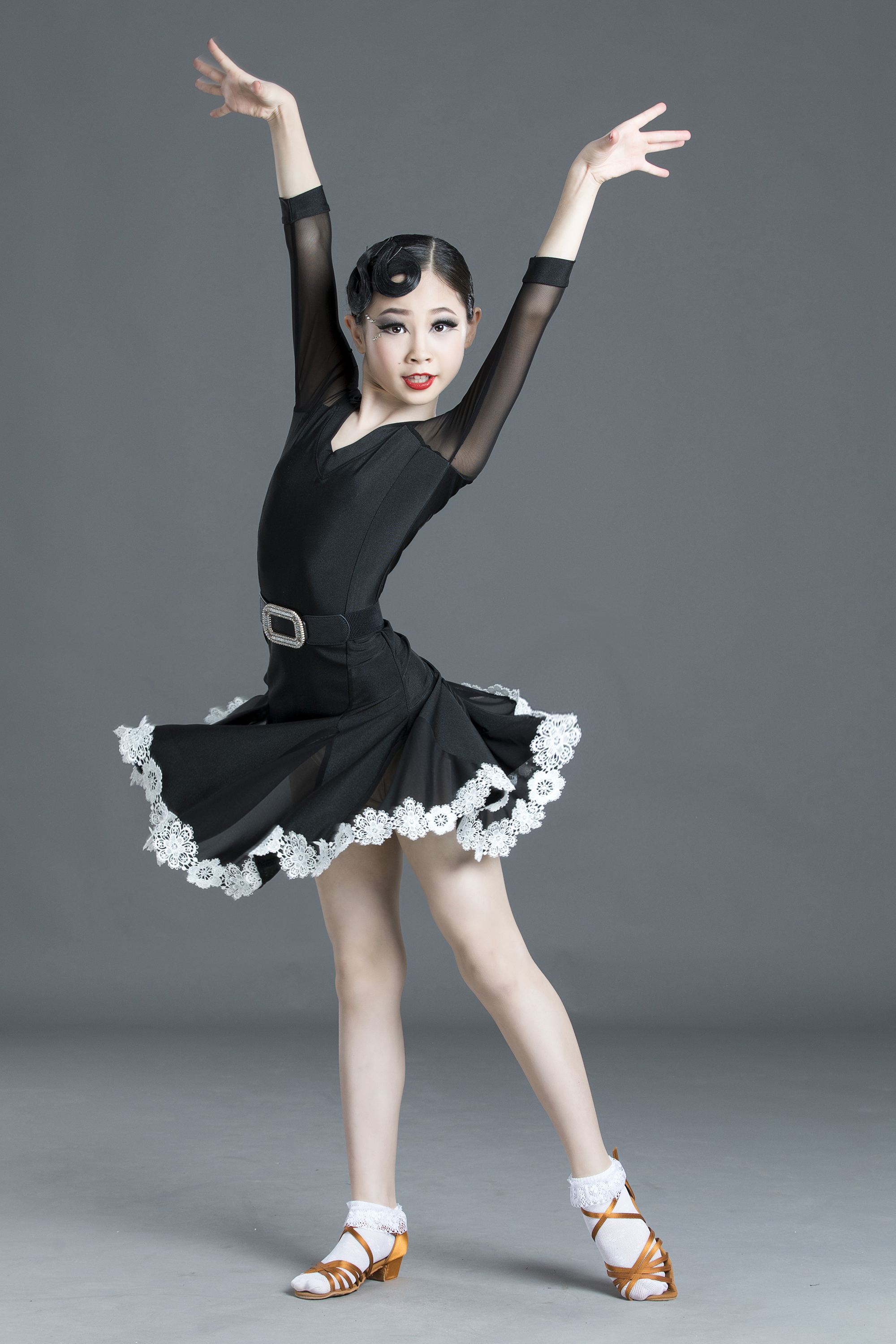 新款专业拉丁舞儿童高档拉丁表演比赛规定服女儿童演出服