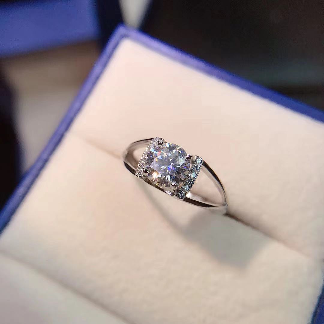 进口一克拉结婚求婚白金18ks925克拉戒指经典戒指