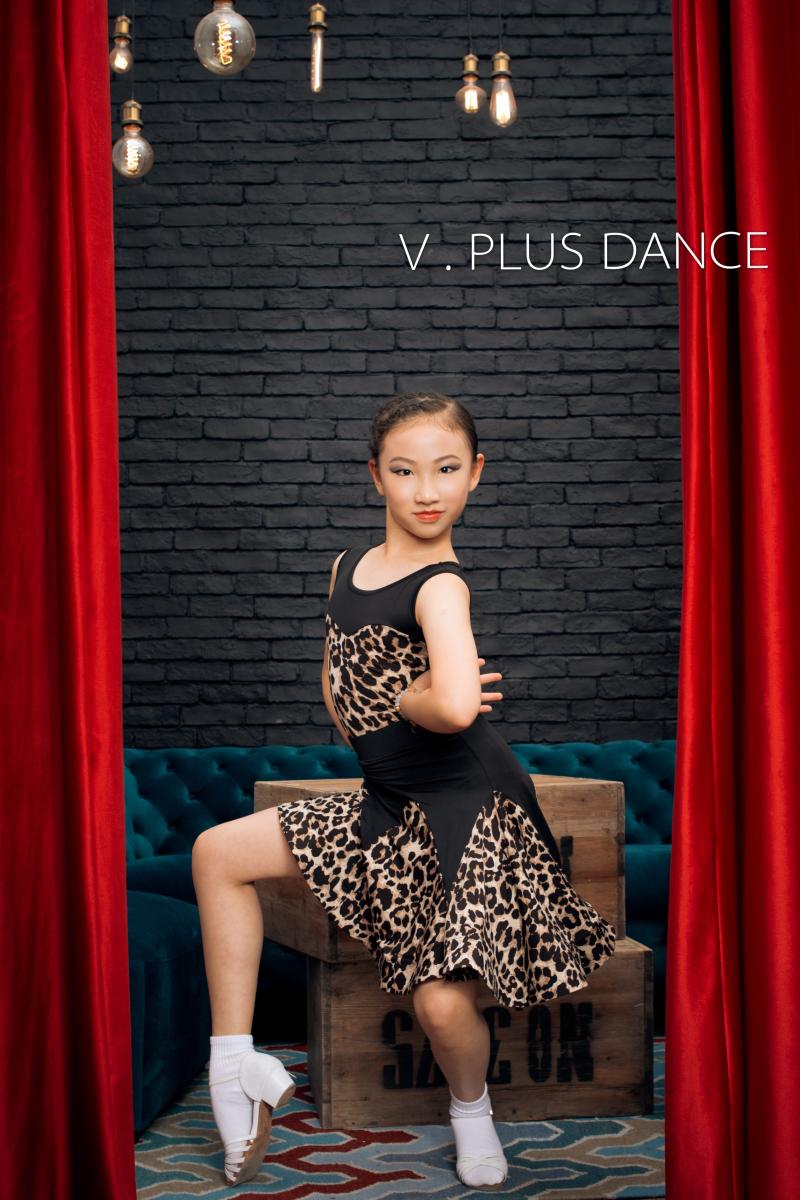 vplusdance高雪少儿拉丁舞豹纹拼黑上衣半裙套装拉丁舞下装