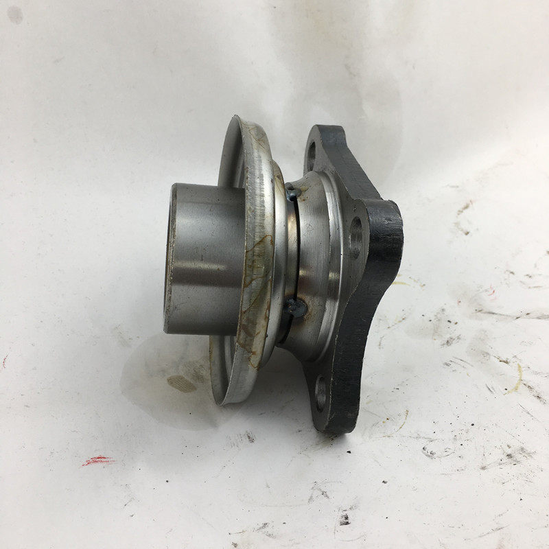 nj131传动轴变速箱角齿突元锻打输出法兰盘孔距淬连传动轴