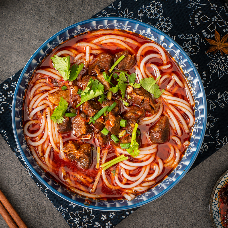 重庆特产地方美食合川红烧麻辣牛肉米粉米线冲泡方便面