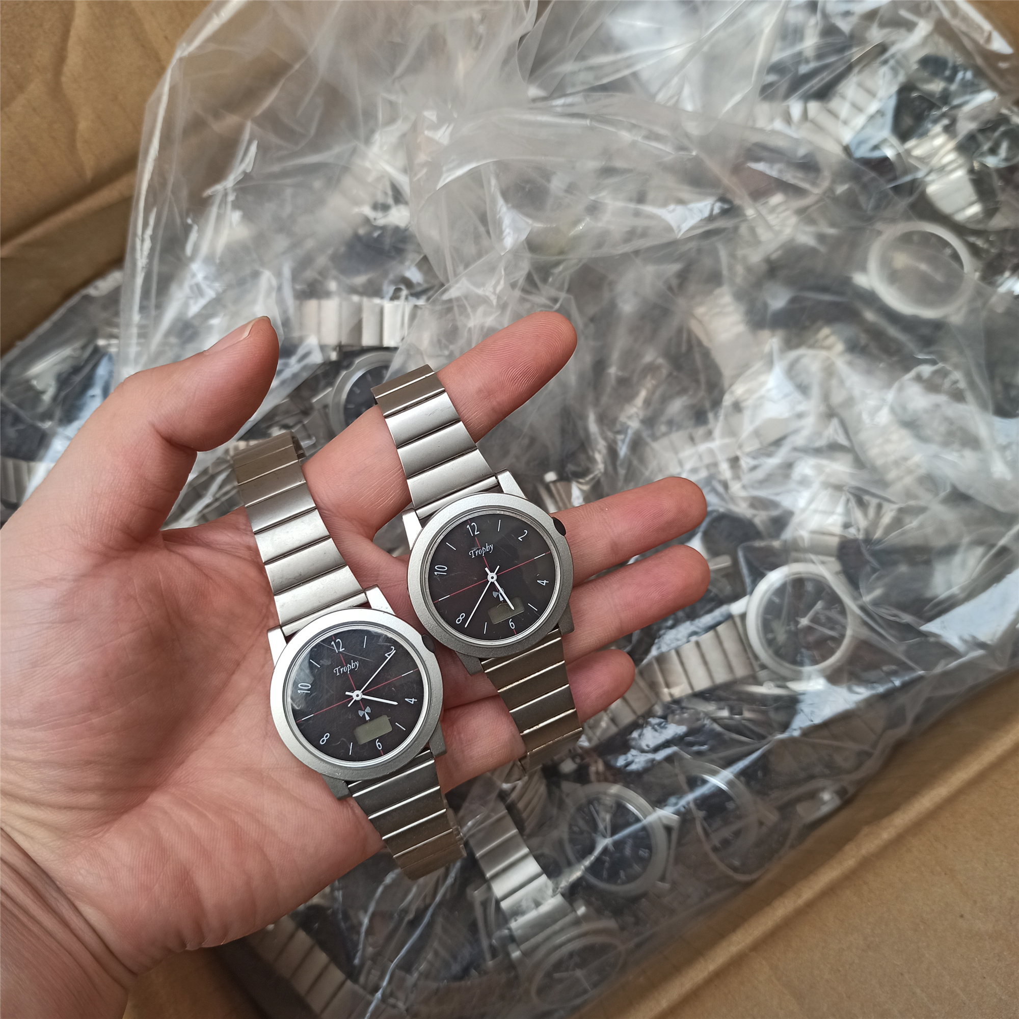 研究价  库存尾货电波表Trophy古董复古电子手表男士德国技术男表