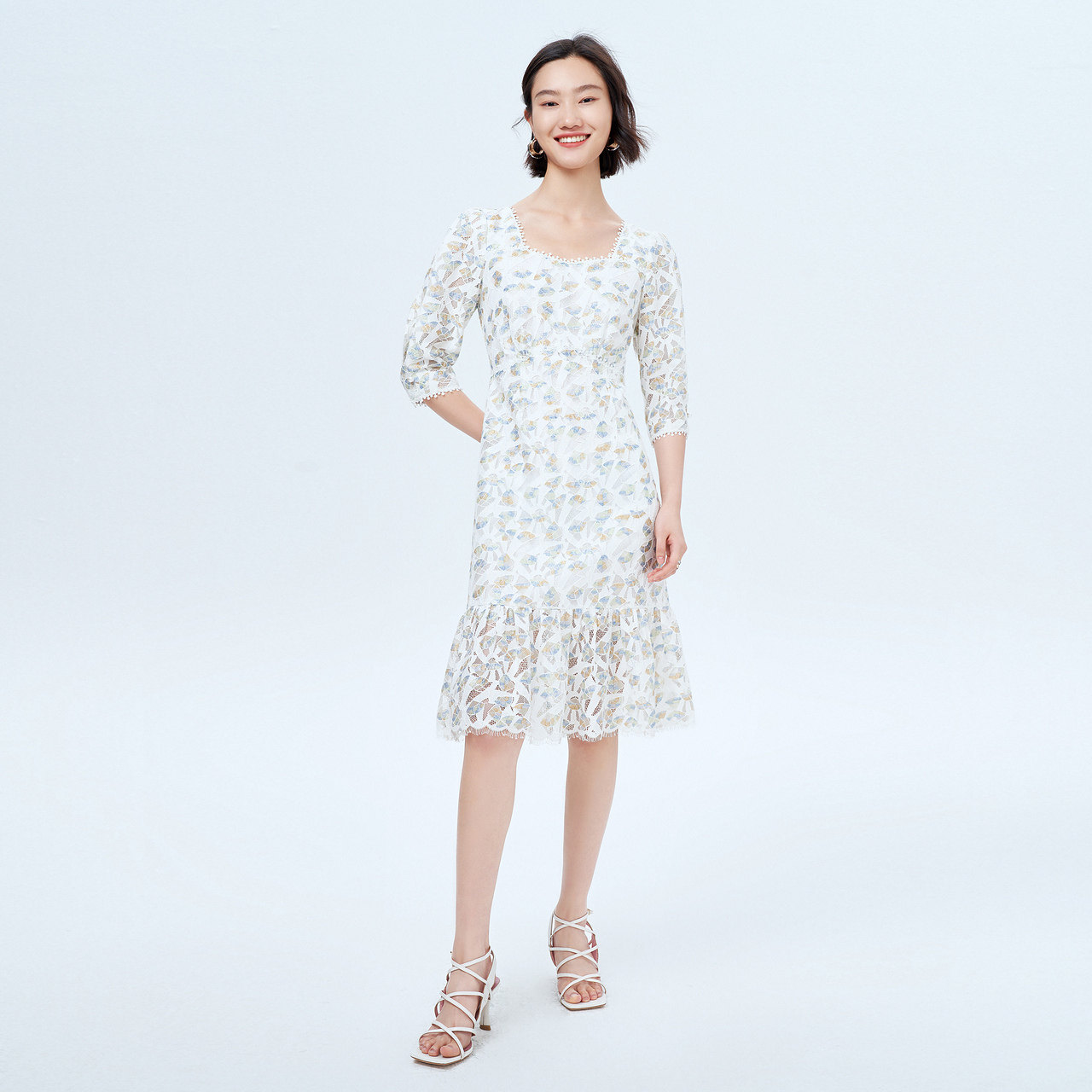 恩裳春季新款立体几何蕾丝方领七温柔气质连衣裙连衣裙