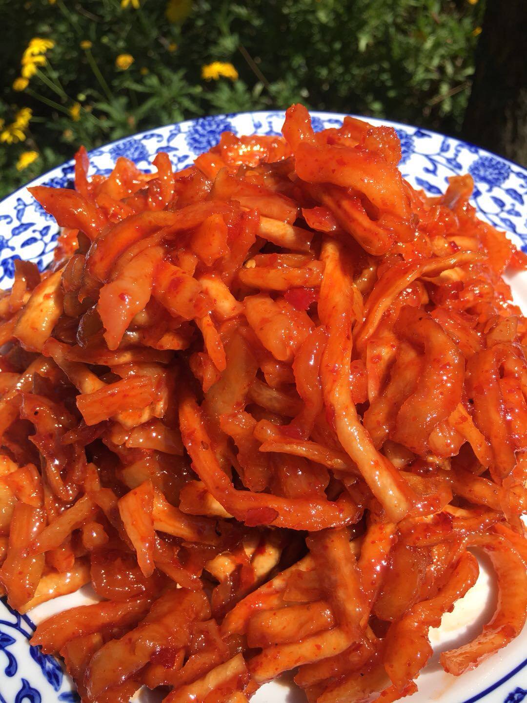 萝卜腌制酸辣甜辣干脆咸菜开胃下饭饭菜云南腌制