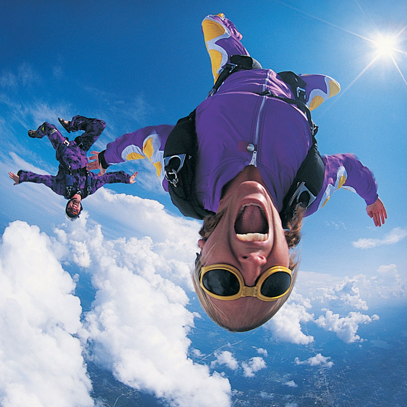 泰国芭提雅旅游一日游芭堤雅高空跳伞专业陪跳酒店接送