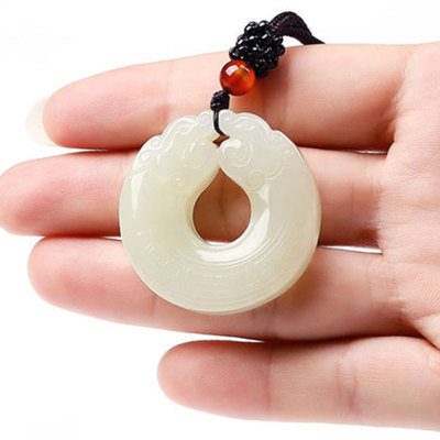 圣义珠宝新疆和田双龙戏珠平安吊坠生肖龙牌玉石挂件玉坠项链颈饰