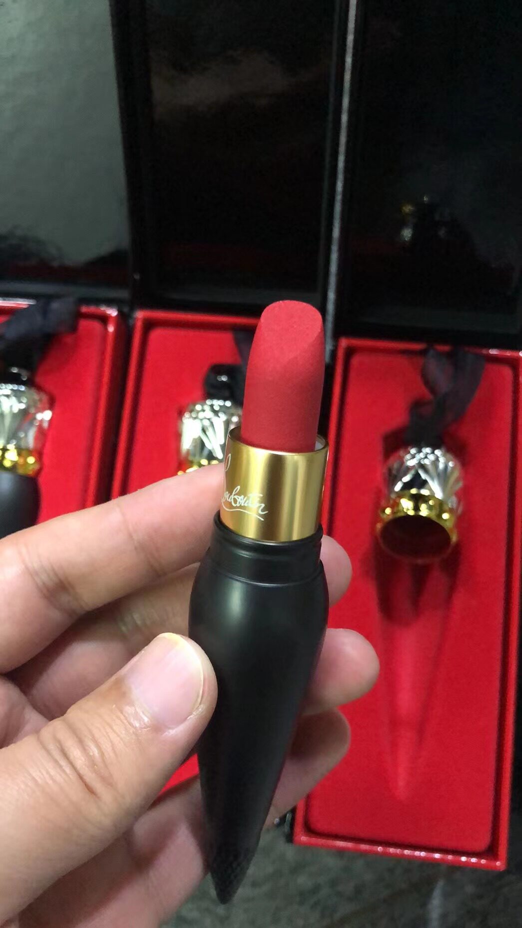 现货cl女王权杖萝卜卜丁口红黑管哑光正红唇膏