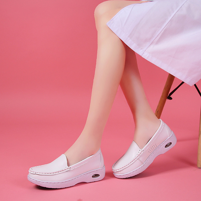 白色护士鞋女休闲平底坡跟软底防滑防臭透气单鞋