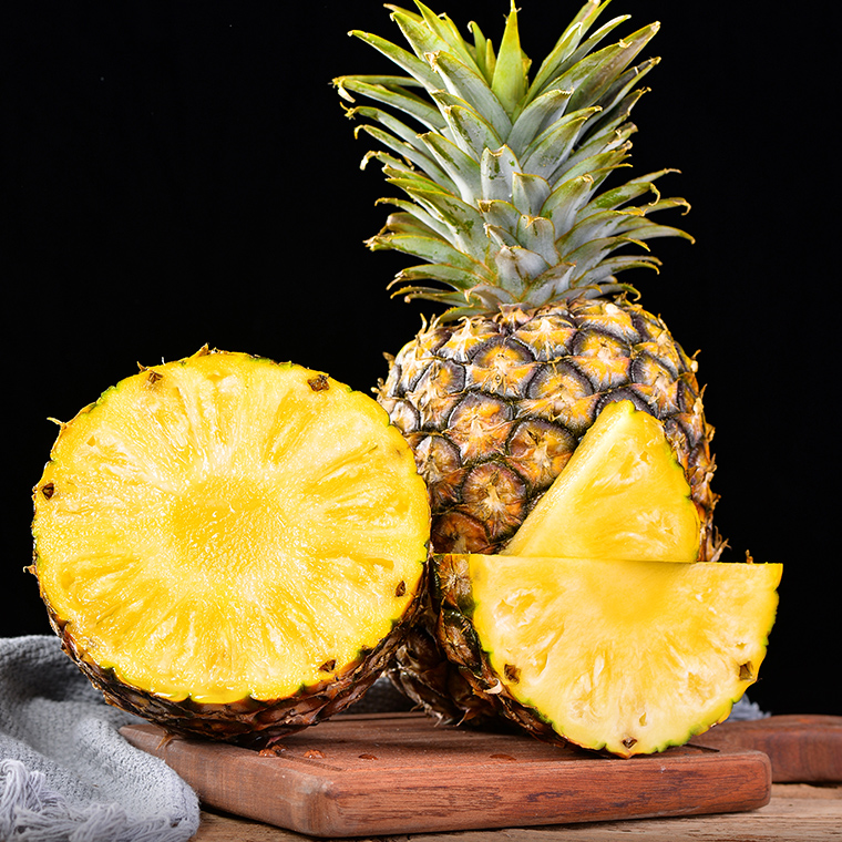 云南西双版纳无眼香水菠萝凤梨纯甜新鲜现摘应季手菠萝