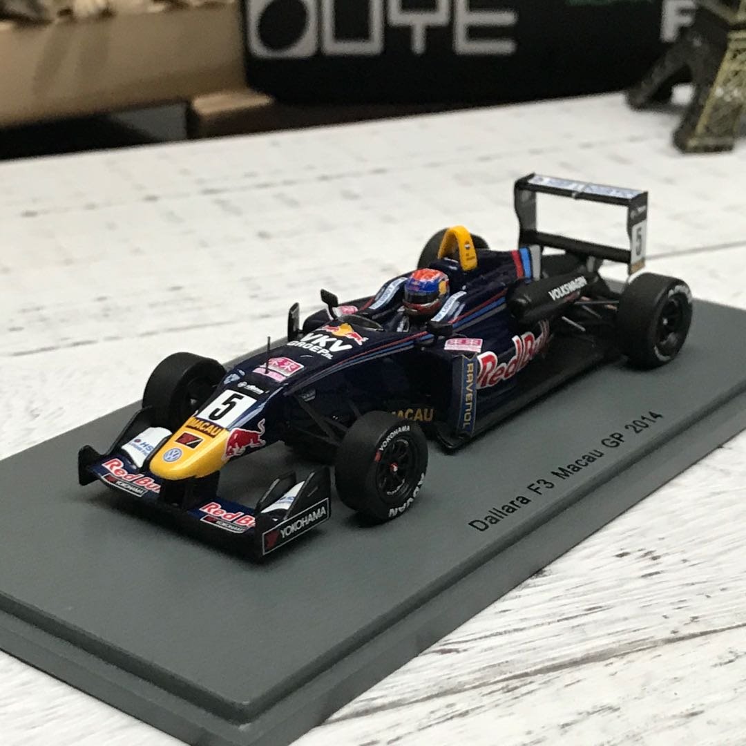 精品拉拉红牛车队f3赛车2014澳门火车