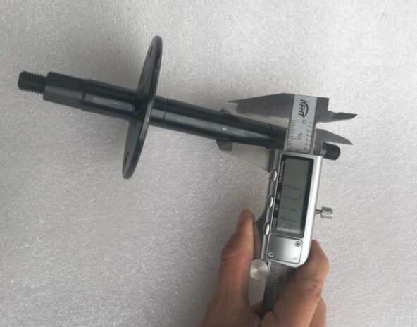 家用动感单车中轴配件健身车脚踏脚蹬子轴运动自行车脚踏板中心配