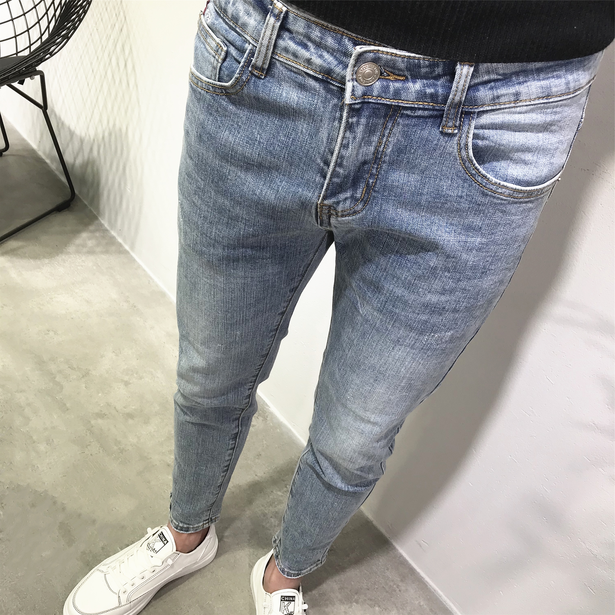 潮牌浅蓝色牛仔裤男韩版修身小脚裤春季新款时尚百搭弹力九分裤男