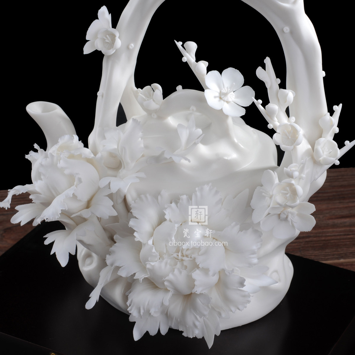 手工瓷花牡丹梅花福满乾坤德化白瓷花壶家居摆件摆件