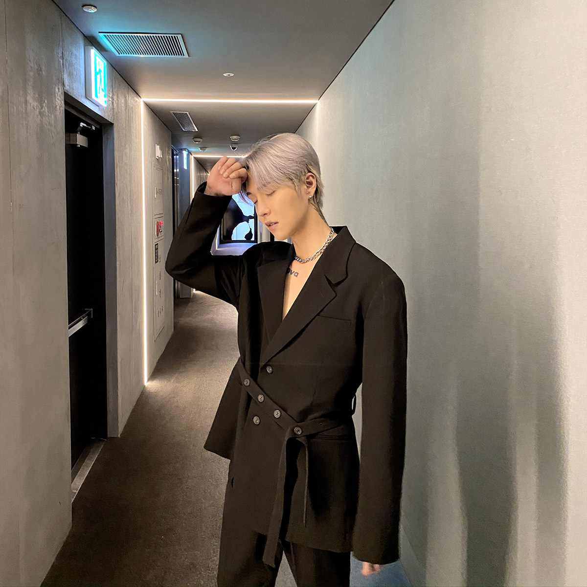 男装秋季ins网红痞帅西服禁欲系痞黑色炸街西服套装