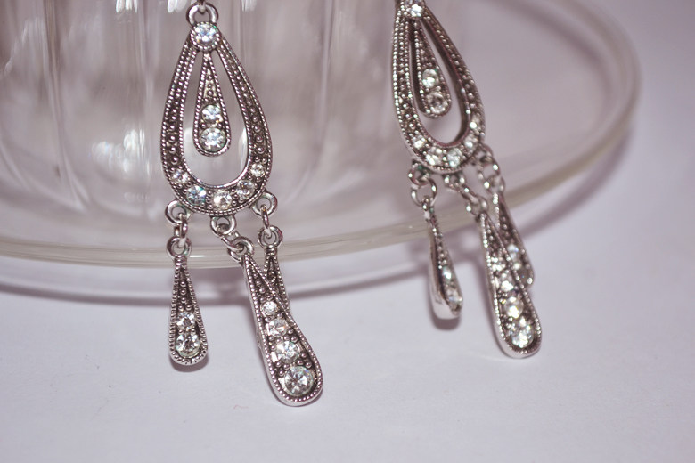 艺伎胭脂vintagejoanrivers银色项链耳夹套装项链