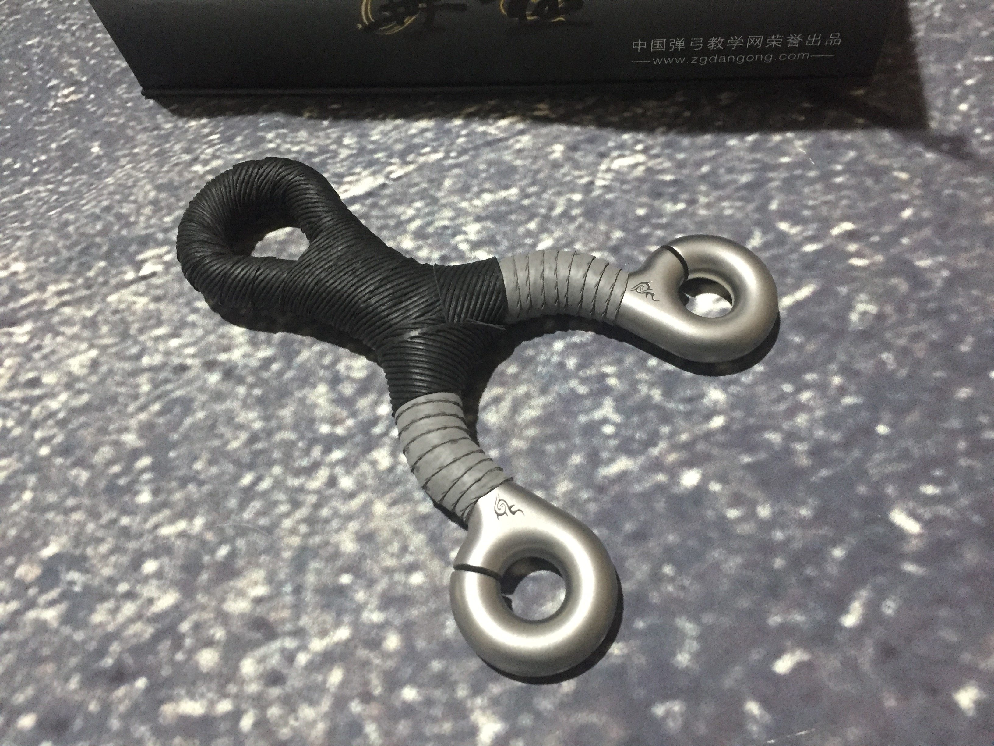 弓道无极无极弹弓天罡钛合金圆眼tc21数控传统直板天涯弹弓授权