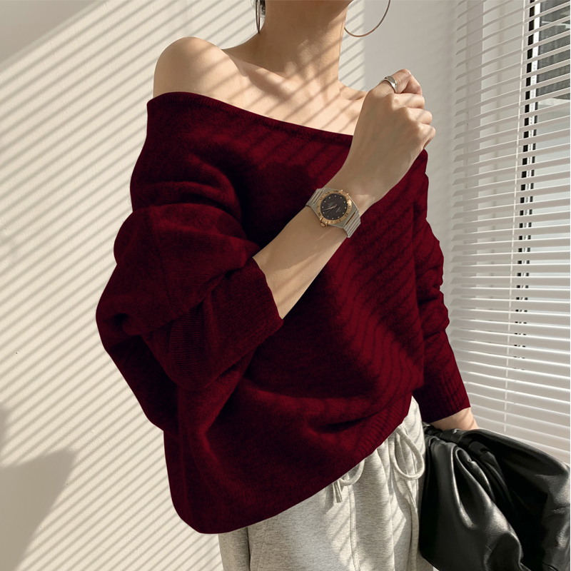 秋冬车厘子红马海毛毛衣女露肩一字领不规则上衣圣诞红宽松慵懒风