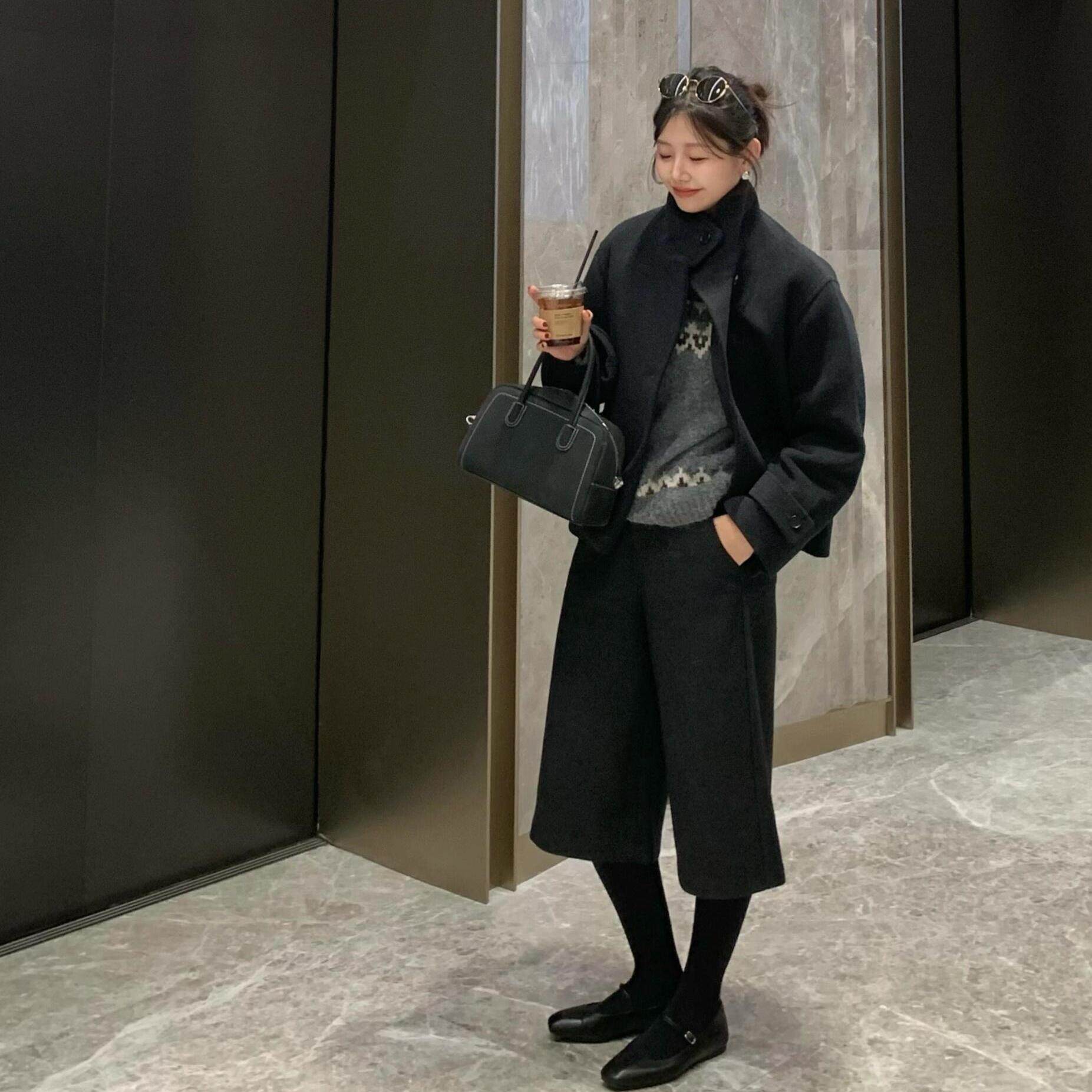 简约日系复古高腰黑色毛呢七分裤