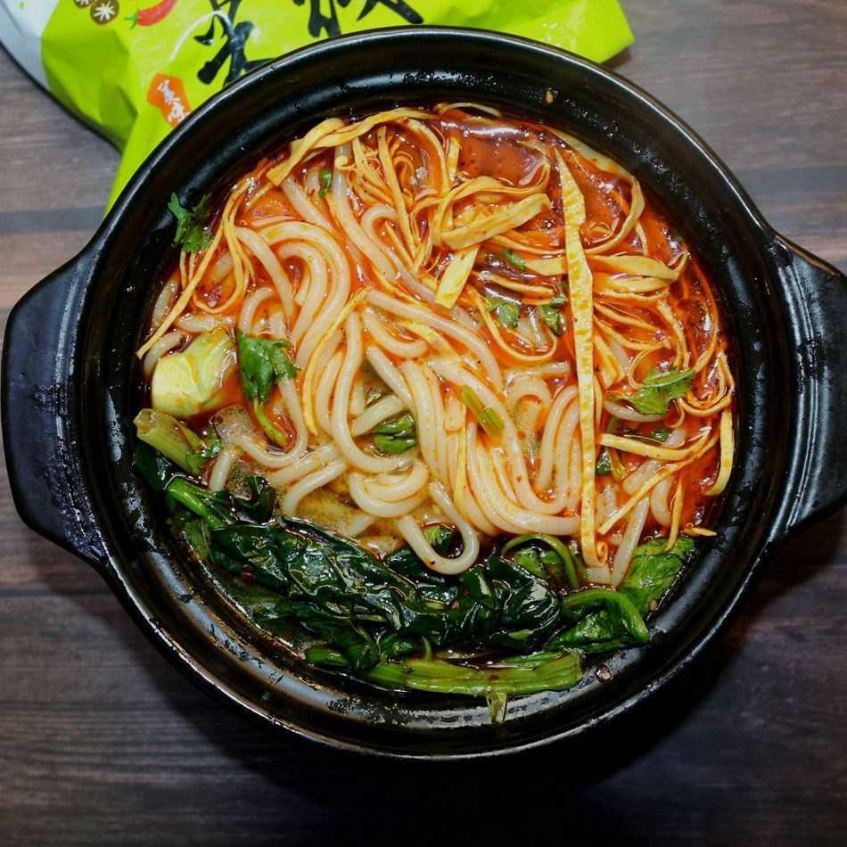 米线新网红砂锅东北手工方便米粉袋装香辣340g方便面