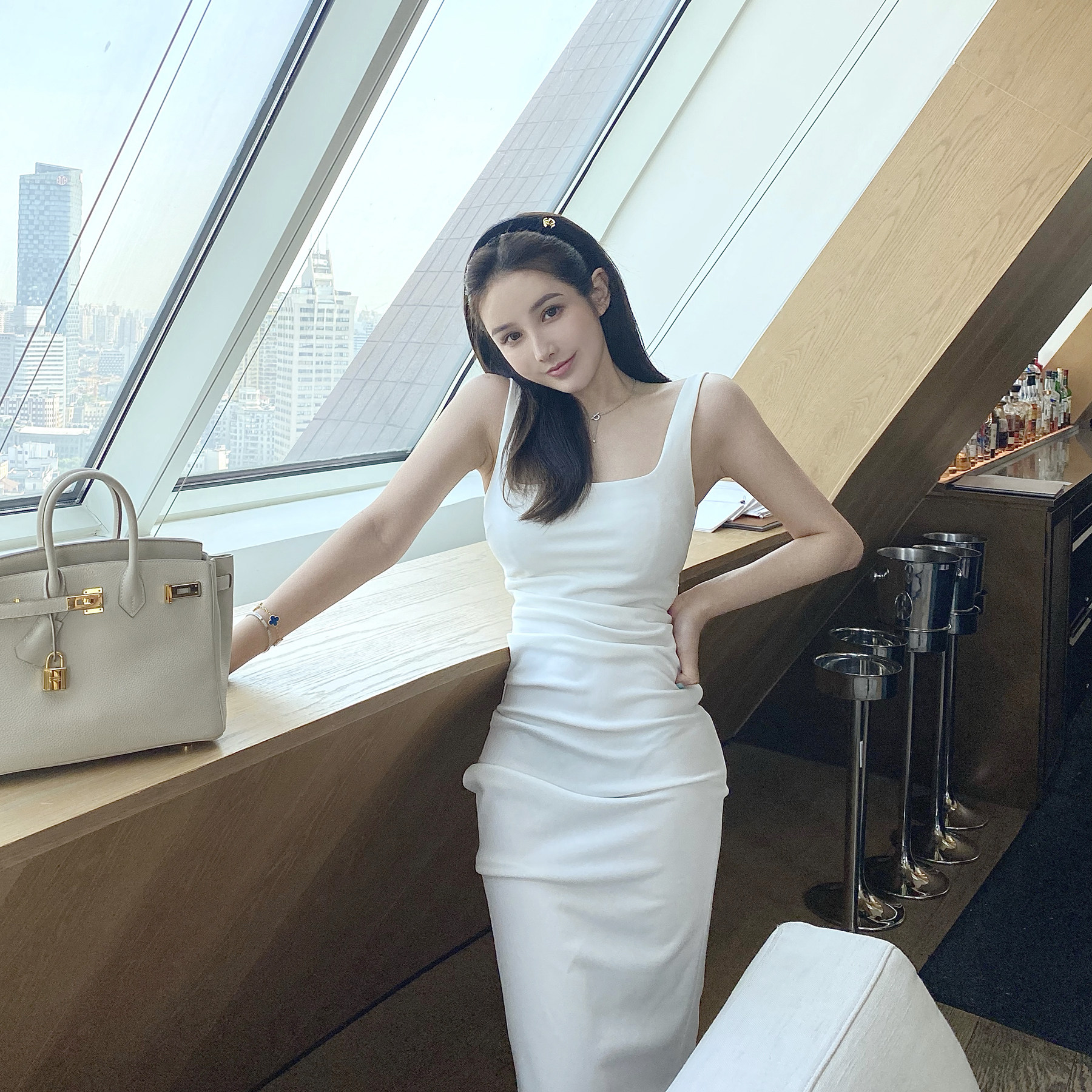 白富美小姐姐姐气质名媛性感修身显瘦包长裙褶皱背心连衣裙