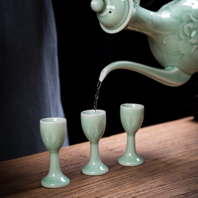 酒杯陶瓷小号一钱一口牡丹烈黄高脚杯品酒青瓷白酒杯