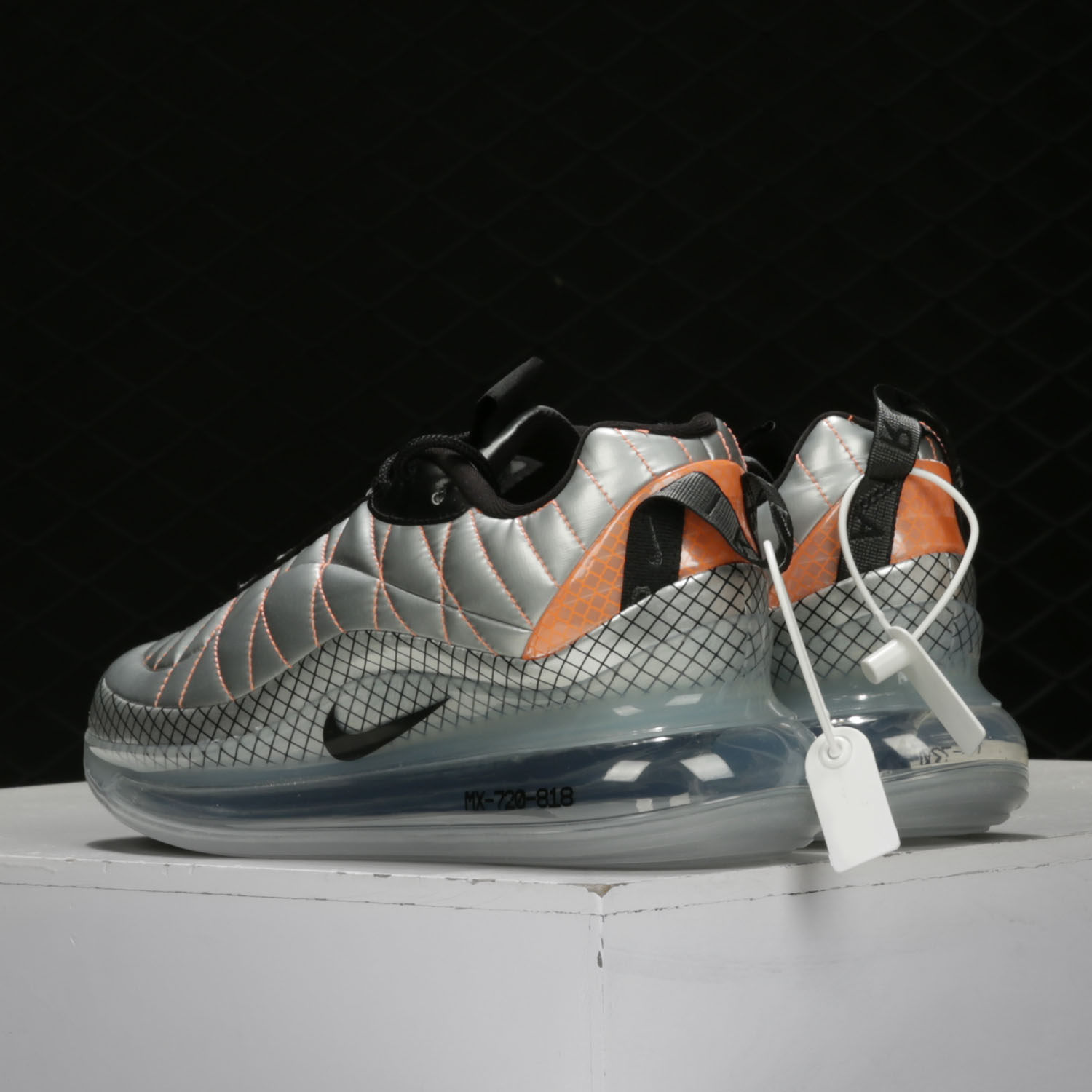 nike耐克正品2020春季新款mx-720-818男子男子气气垫跑步鞋