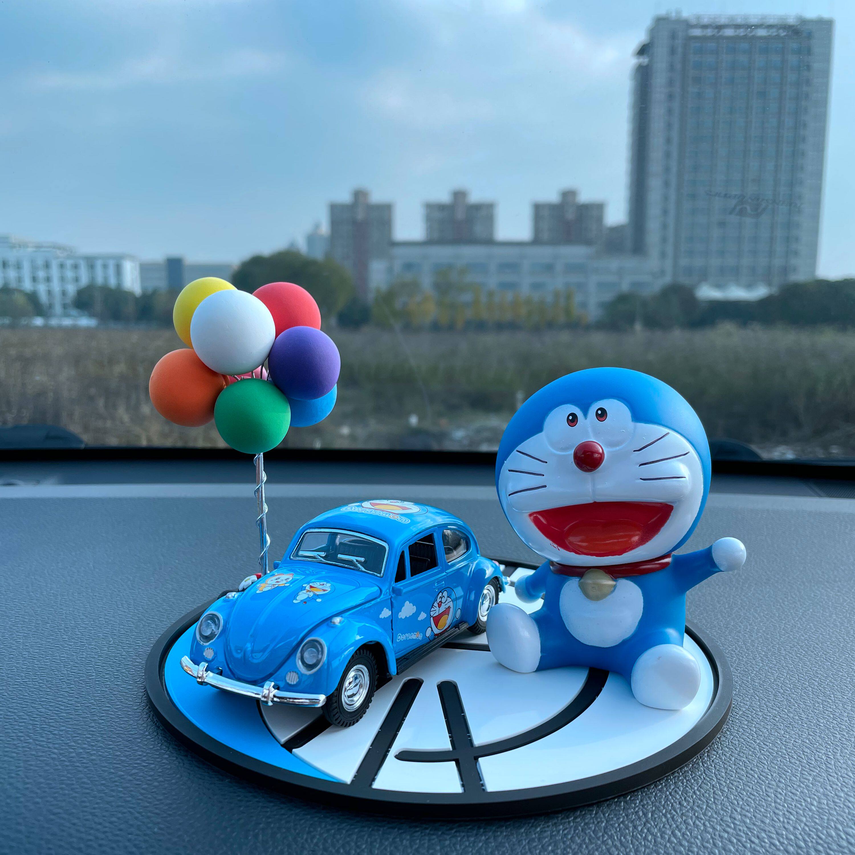 机器猫汽车摆件叮当猫摇头公仔创意可爱车内中控摆件