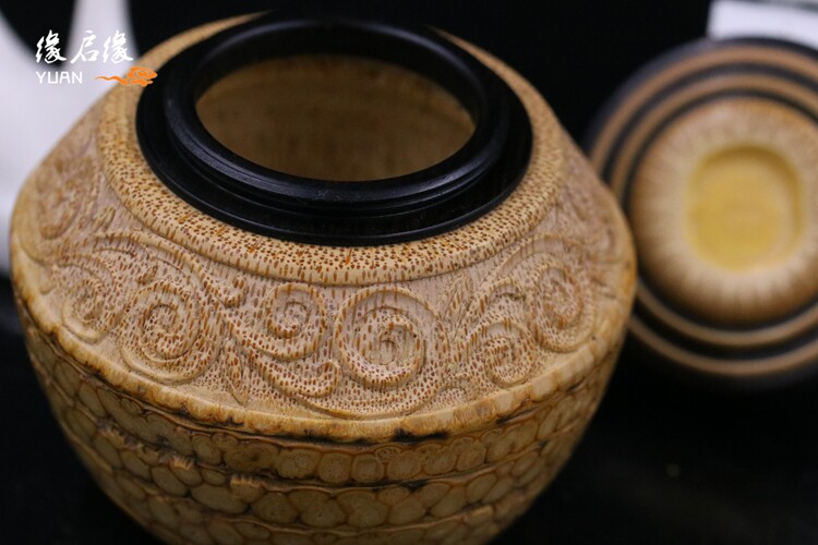 竹雕根雕精品名家杨吉作品满钉精雕茶叶罐手把根雕