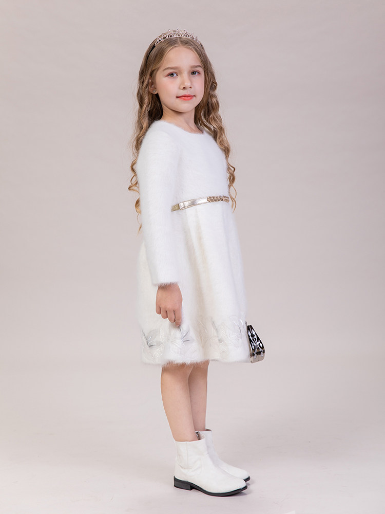 licilizi粒子童装连衣裙白色兔毛绣花保暖洋气2019年连衣裙