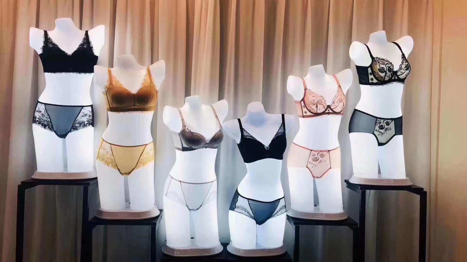 包邮文胸灯光模特发光内衣中脉上半身内裤塑身服装模特