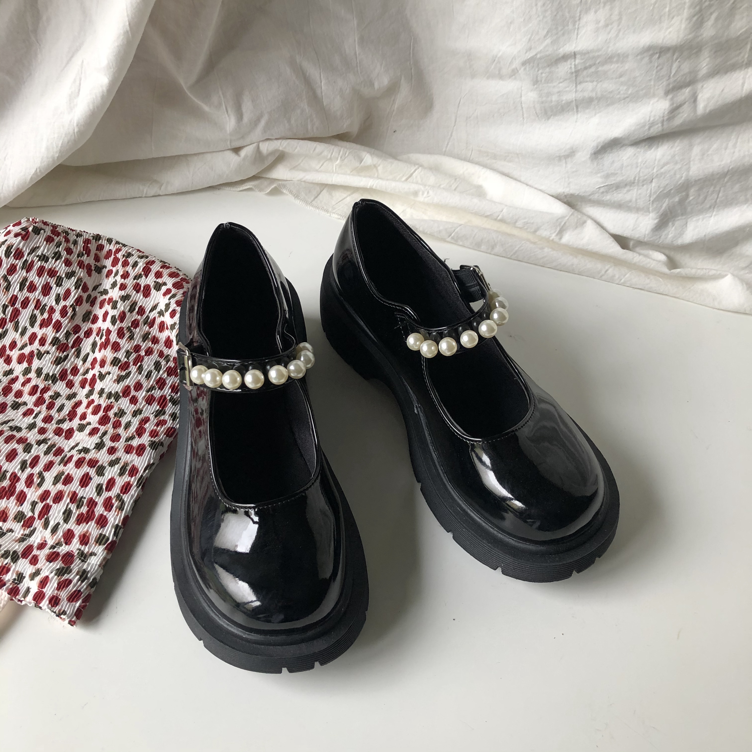 白色玛丽珍单鞋女2021春夏薄款复古珍珠日系jk单鞋