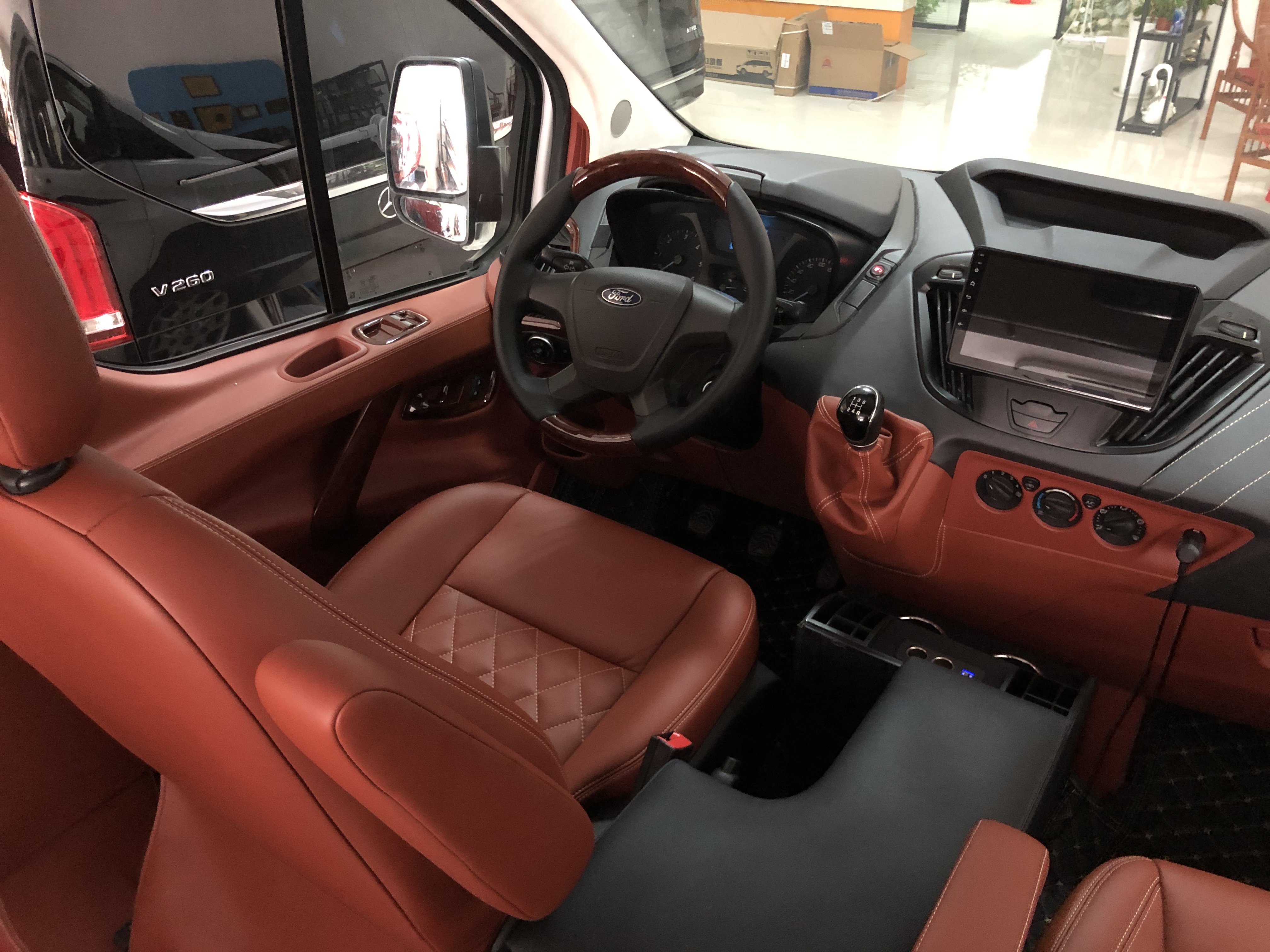 江西高顶中航空地板房车商务汽车全顺新全顺福特内饰改装翻新